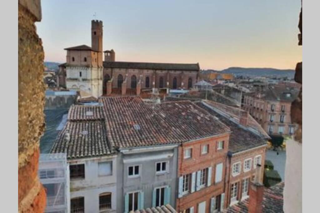 Appartement Exceptionnel 4 Etoiles Hyper Centre Albi 65 M2 Au 4Eme Etage Sans Ascenseur Avec Une Tour Du 12Eme Siecle Экстерьер фото