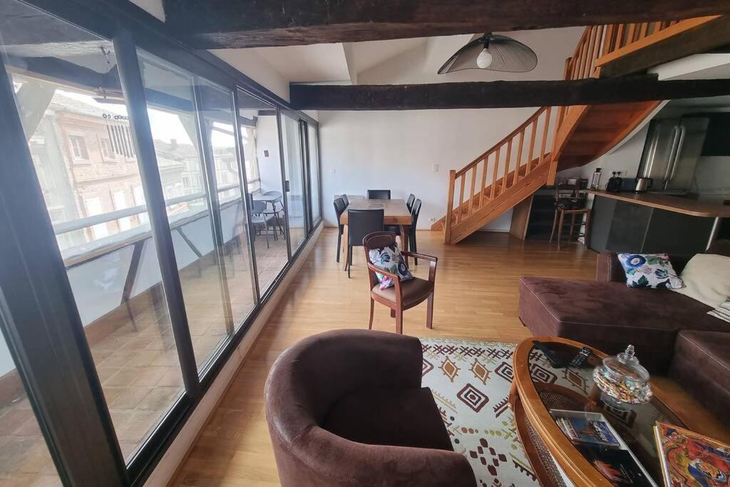 Appartement Exceptionnel 4 Etoiles Hyper Centre Albi 65 M2 Au 4Eme Etage Sans Ascenseur Avec Une Tour Du 12Eme Siecle Экстерьер фото