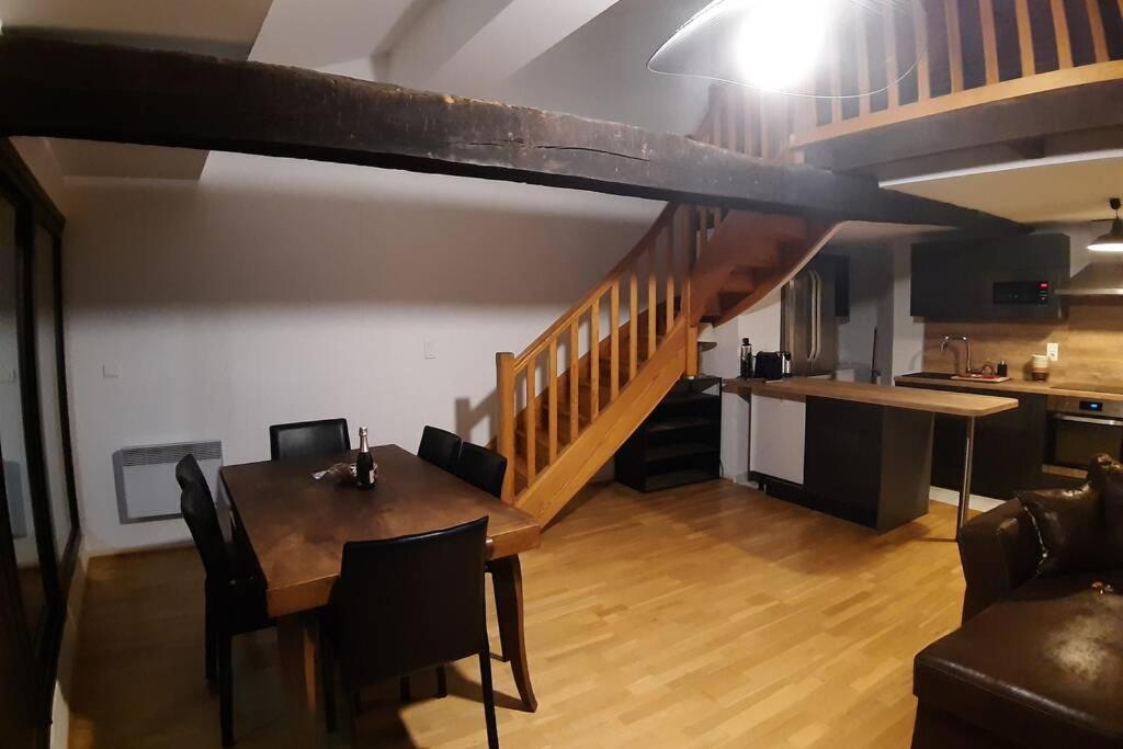 Appartement Exceptionnel 4 Etoiles Hyper Centre Albi 65 M2 Au 4Eme Etage Sans Ascenseur Avec Une Tour Du 12Eme Siecle Экстерьер фото