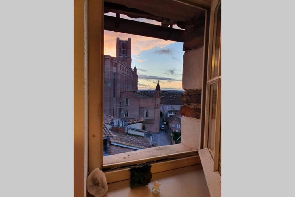 Appartement Exceptionnel 4 Etoiles Hyper Centre Albi 65 M2 Au 4Eme Etage Sans Ascenseur Avec Une Tour Du 12Eme Siecle Экстерьер фото