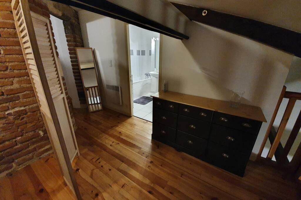 Appartement Exceptionnel 4 Etoiles Hyper Centre Albi 65 M2 Au 4Eme Etage Sans Ascenseur Avec Une Tour Du 12Eme Siecle Экстерьер фото