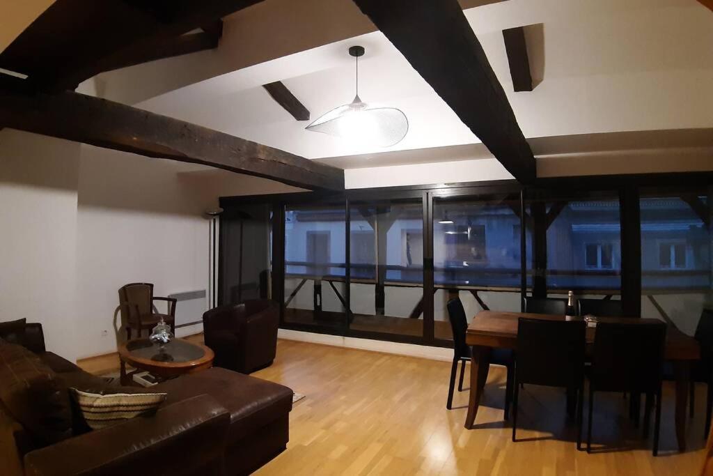 Appartement Exceptionnel 4 Etoiles Hyper Centre Albi 65 M2 Au 4Eme Etage Sans Ascenseur Avec Une Tour Du 12Eme Siecle Экстерьер фото